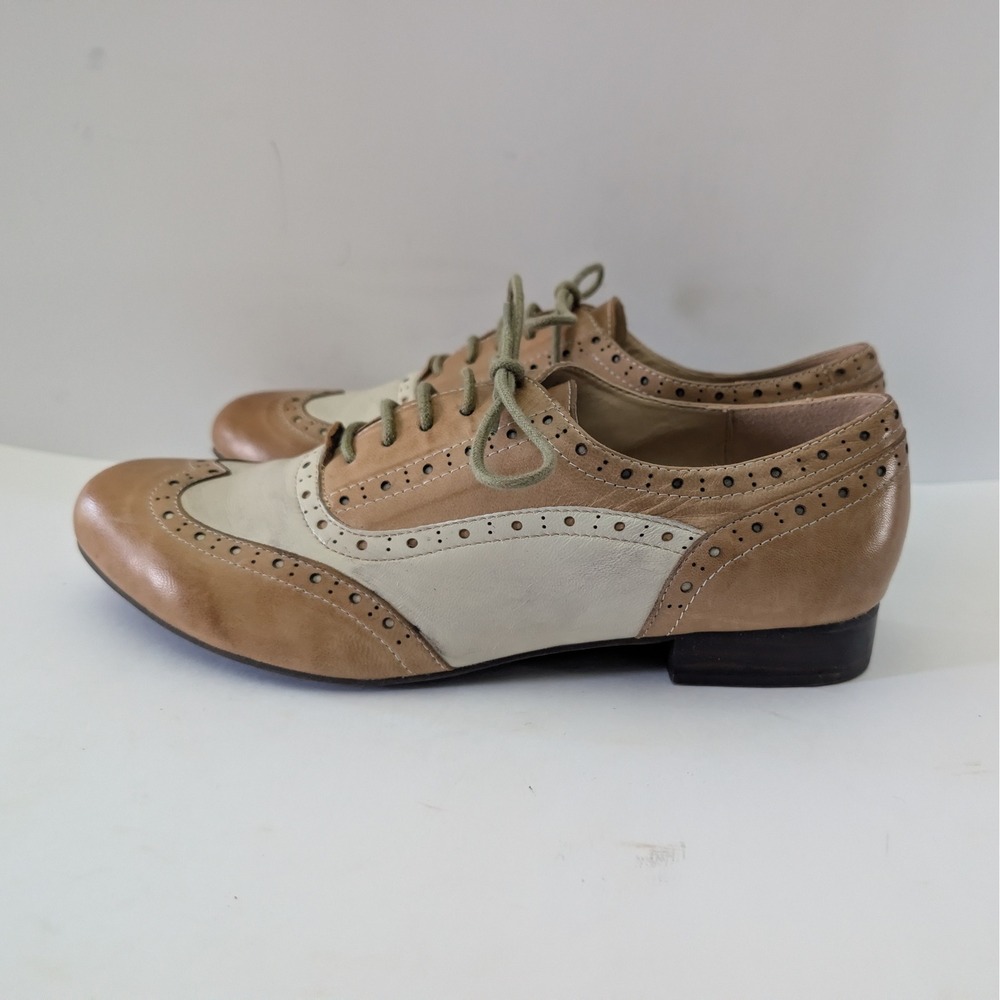 Crown Vintage Womens Leather Wingtip Oxford Shoes Tan Cream Two Tone Size 10